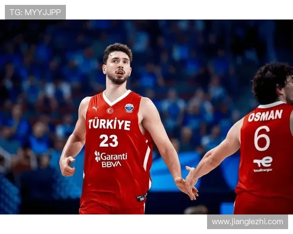 中国男篮与土耳其男篮激战正酣谁能在国际赛场上笑到最后